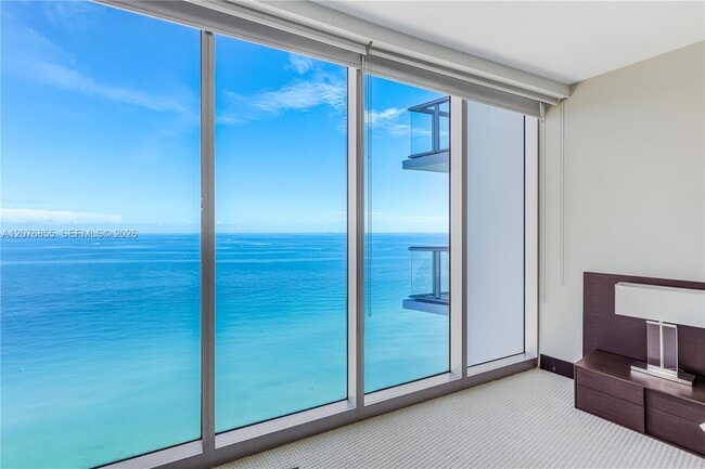 Building Photo - 17001 Collins Ave