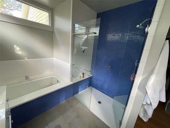 Building Photo - 1415 Travis Heights Blvd