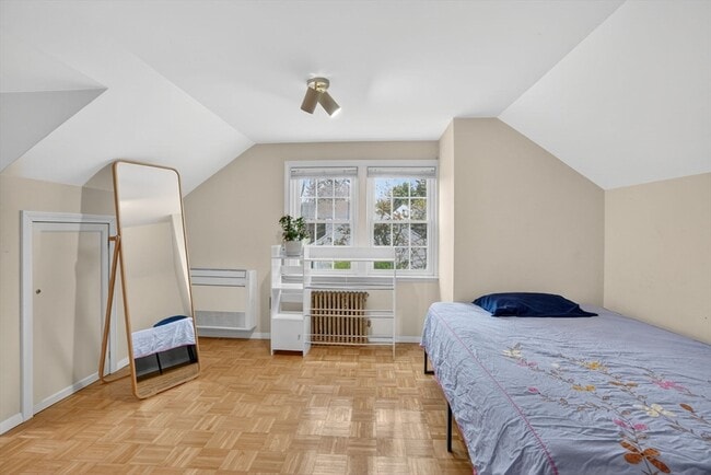 Building Photo - 13 Pleasant St