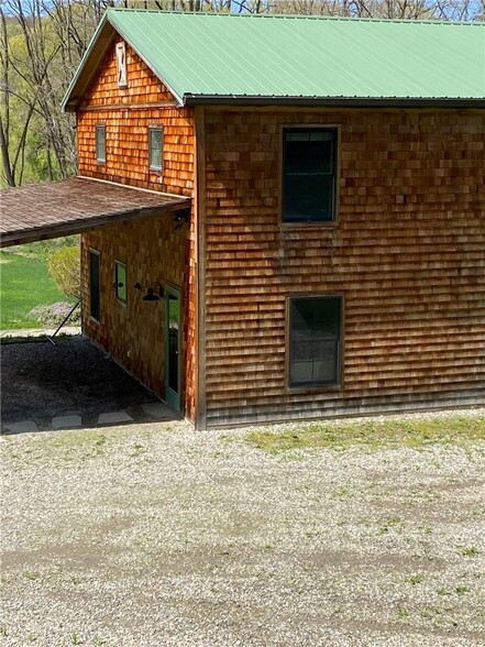 Building Photo - 1495 County Rd 83