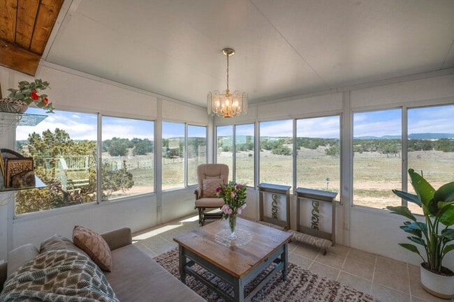 Building Photo - 3 Bedroom, 2.5 Bathroom Home in Edgewood, NM