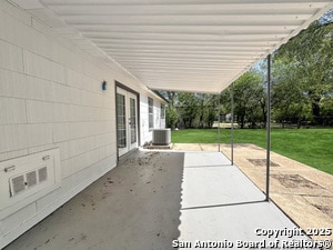 Building Photo - 4110 Tropical Dr