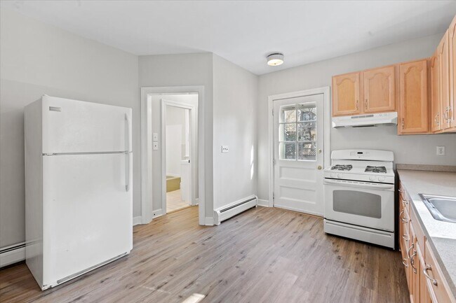 Building Photo - 30 Dane St