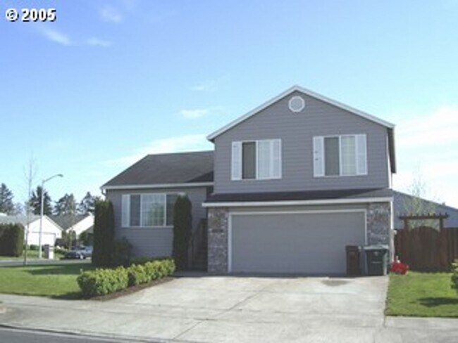 Primary Photo - Spacious Tri-Level On Corner Lot