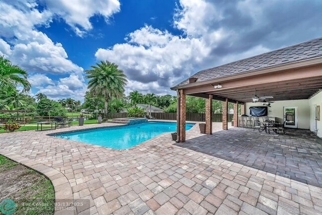 Building Photo - 4920 SW 170th Ave