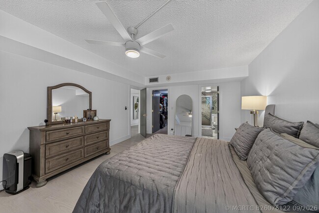 Building Photo - 1370 S Ocean Blvd