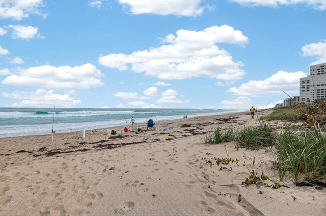 Building Photo - 9940 S Ocean Dr