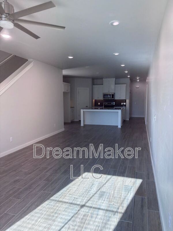 Building Photo - 2819 Clifton Ter