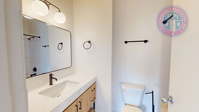Building Photo - Prime Location, Directly Across From Nike Headquarters! Beautiful Townhouse, Two En-Suites, Centr...
