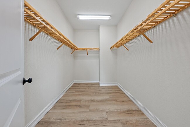 Building Photo - 4770 SW Ardsley Dr