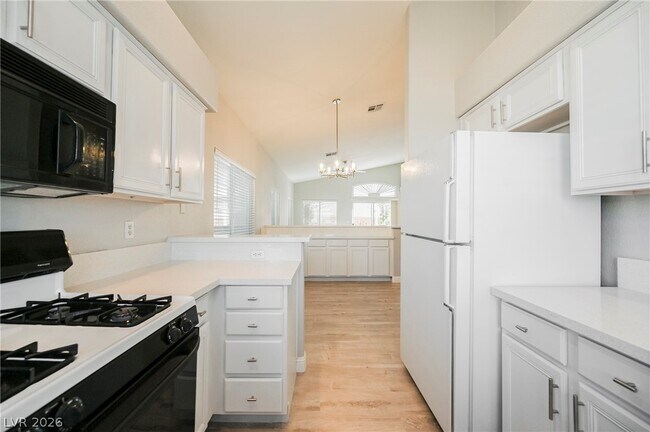 Building Photo - 490 Beaconwood St