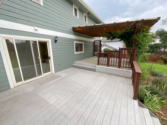 Building Photo - 4 Bedroom Home Available Near S Academy Bl...