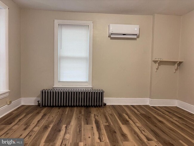 Building Photo - 121 E Washington St