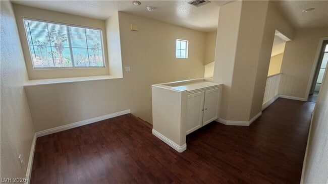 Building Photo - 8101 Yellow Daisy Ave