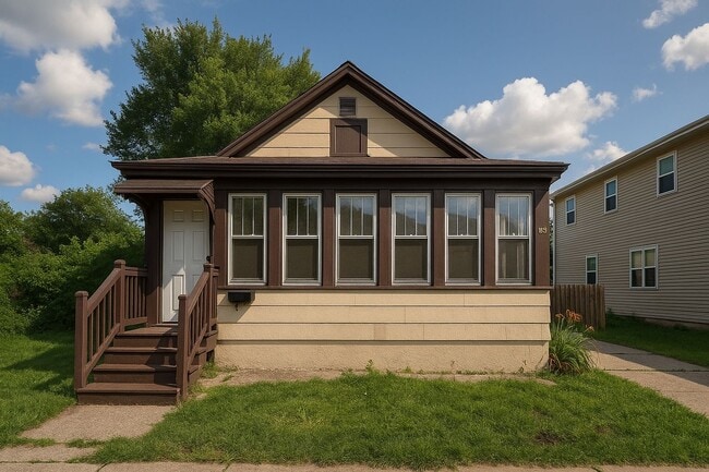 Primary Photo - 583 Reaney Ave E