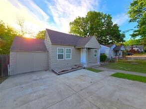 Building Photo - 2126 Ramsey Ave