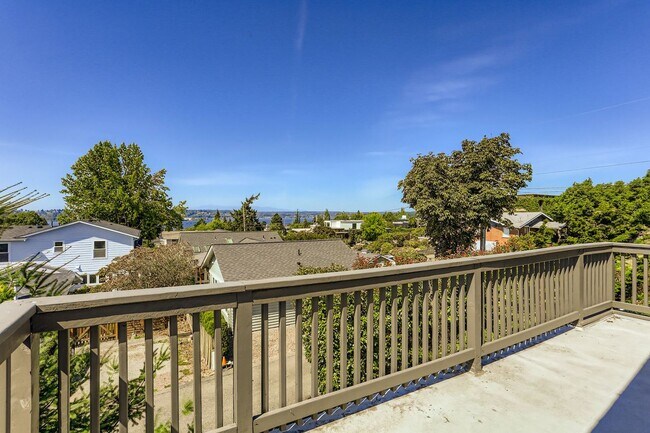 Building Photo - 4bd/3.25ba Kirkland house