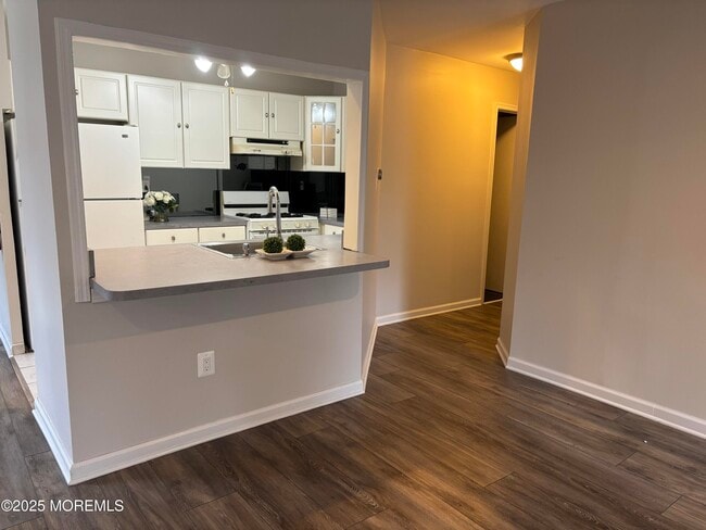 Building Photo - 481 Hawthorne Pl