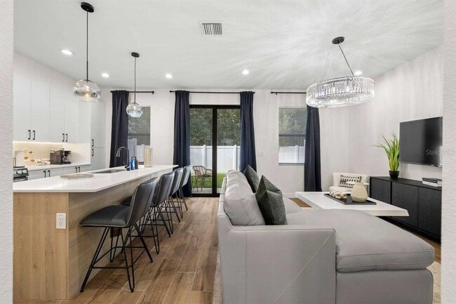 Building Photo - 4339 Villa Alina Ct