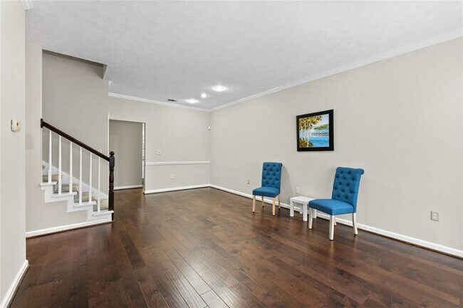 Building Photo - 2680 Pine Tree Rd NE