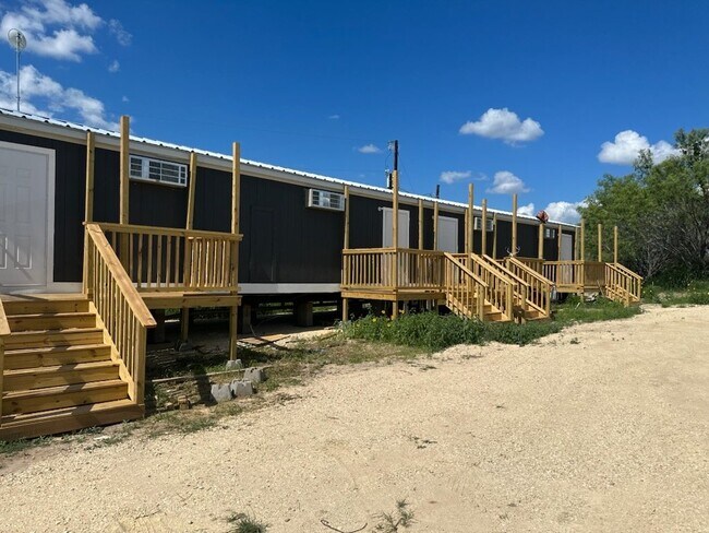 Building Photo - 1001 Co Rd 773