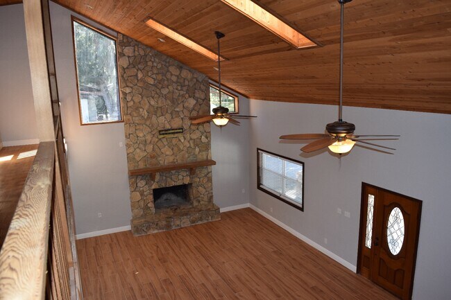 Building Photo - 2718 Viola Ln