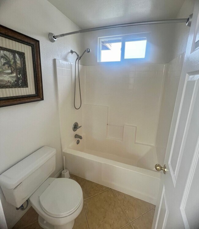 Building Photo - Stunning 4br + Den located on a view lot i...
