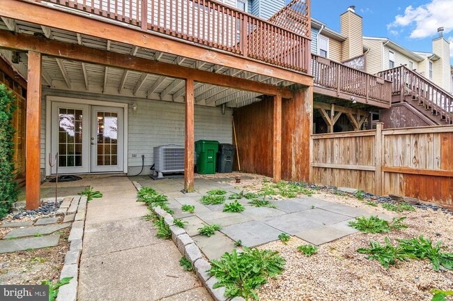 Building Photo - 689 Clearview Ave