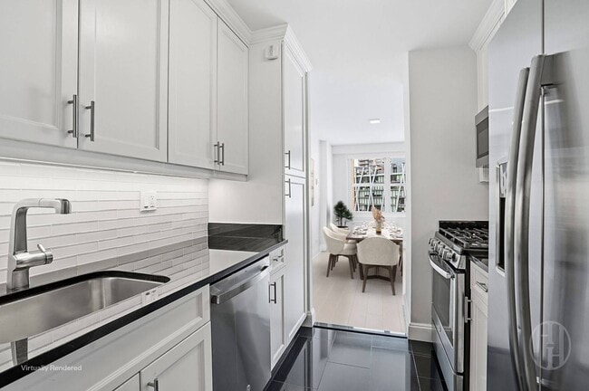 Building Photo - 155 W 68th St