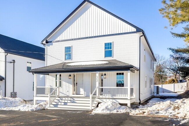 Building Photo - 31 Milton St