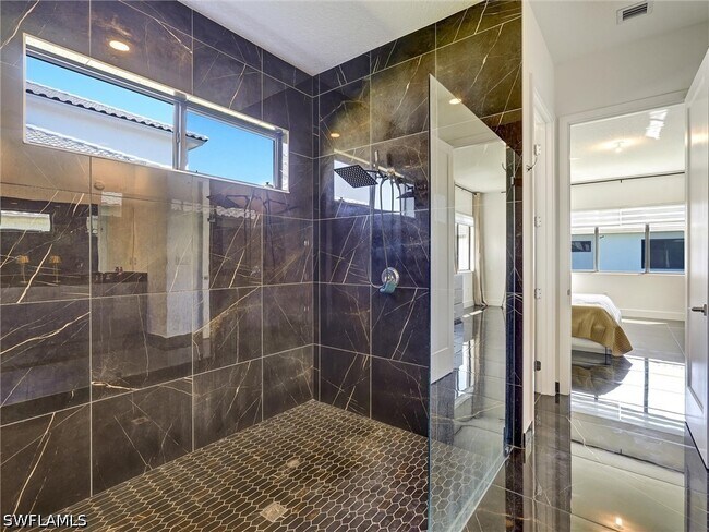 Building Photo - 5126 Panella Ave