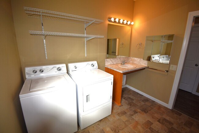 Building Photo - Gorgeous ground level accessible home.