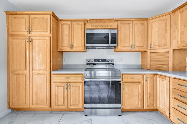 Building Photo - 18 Kathryn Dr