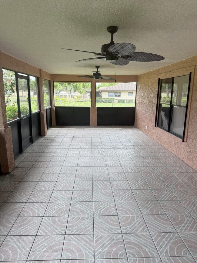 Building Photo - 1334 N Mangonia Dr