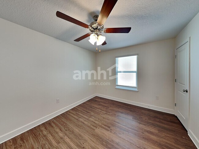 Building Photo - 4706 Reisswood Loop