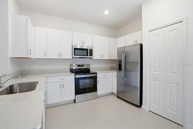 Building Photo - 282 27th St SE