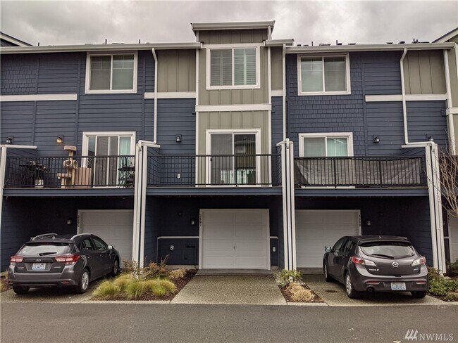 Building Photo - 3507 30th Dr