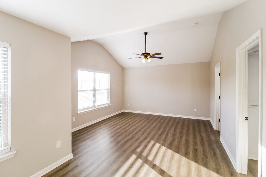Building Photo - 706 Galveston Way