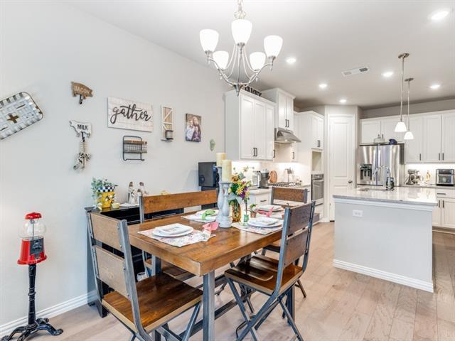 Building Photo - 1608 Carnation St