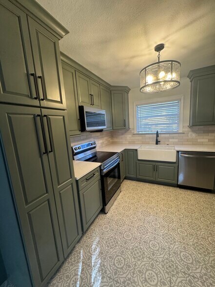 Building Photo - 19021 2nd St NE