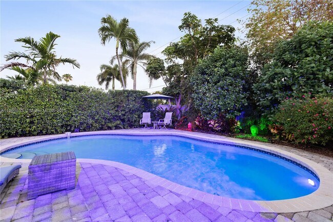 Building Photo - 418 SE 3rd Terrace