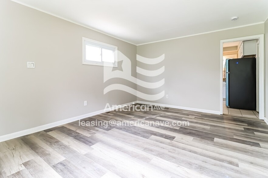 Building Photo - 11183 Unity Dr