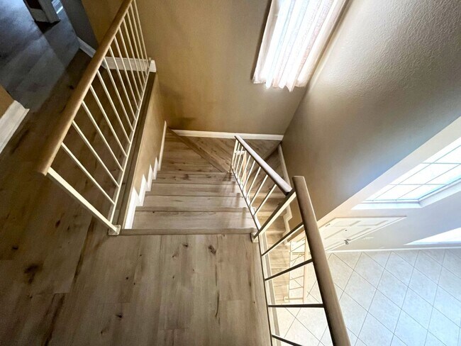 Building Photo - 3 bed, 2.5 bath located in Corona, CA!