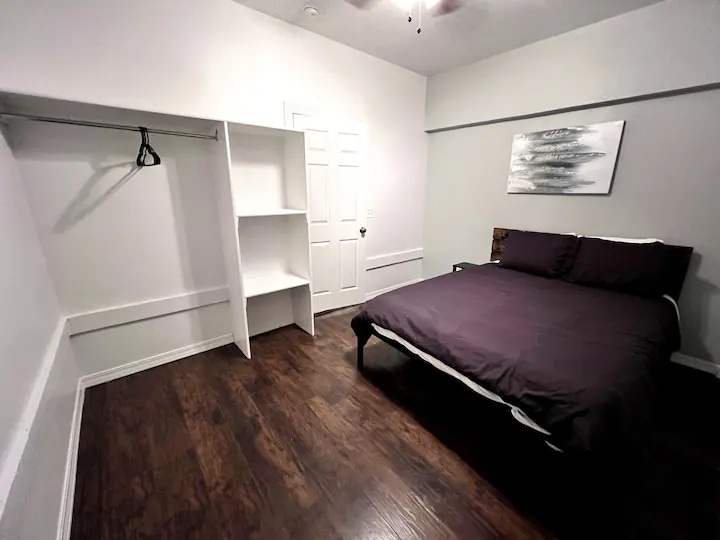 Building Photo - 3025 E Missouri Ave