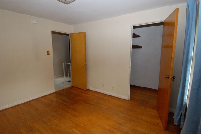 Building Photo - St Louis County/City Greendale/near UMSL