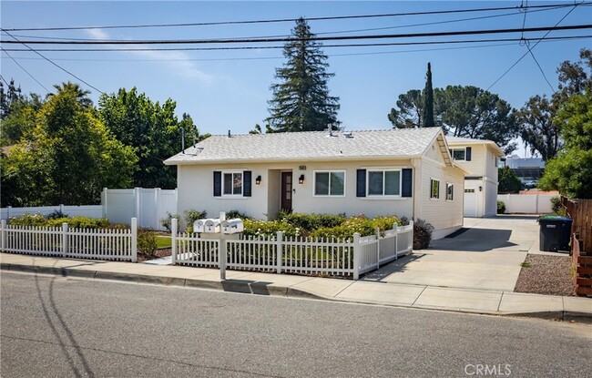 Primary Photo - 25461 Cole St