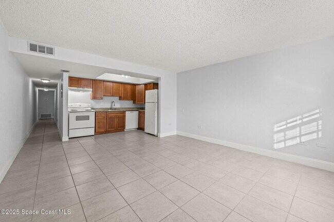 Building Photo - 1170 S Patrick Dr