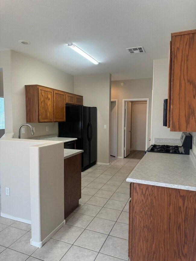 Building Photo - Must see 4 bedroom 2.5 baths home with NEW...
