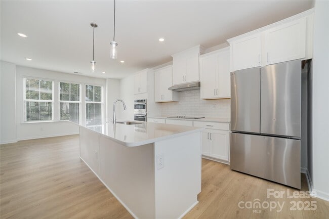 Building Photo - 5015 Westmead Ln