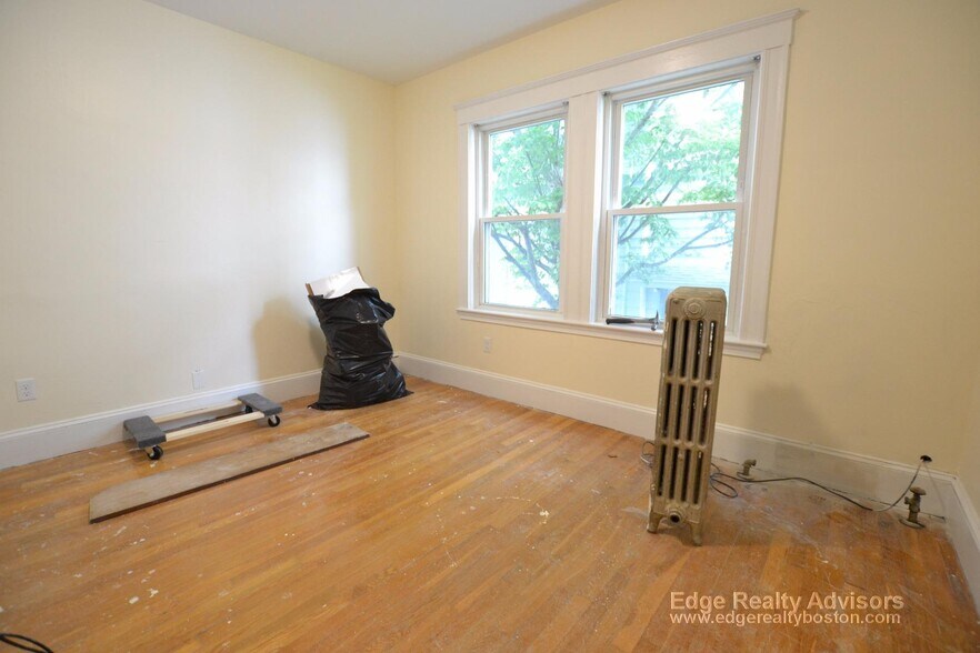 Building Photo - 65 N Crescent Circuit